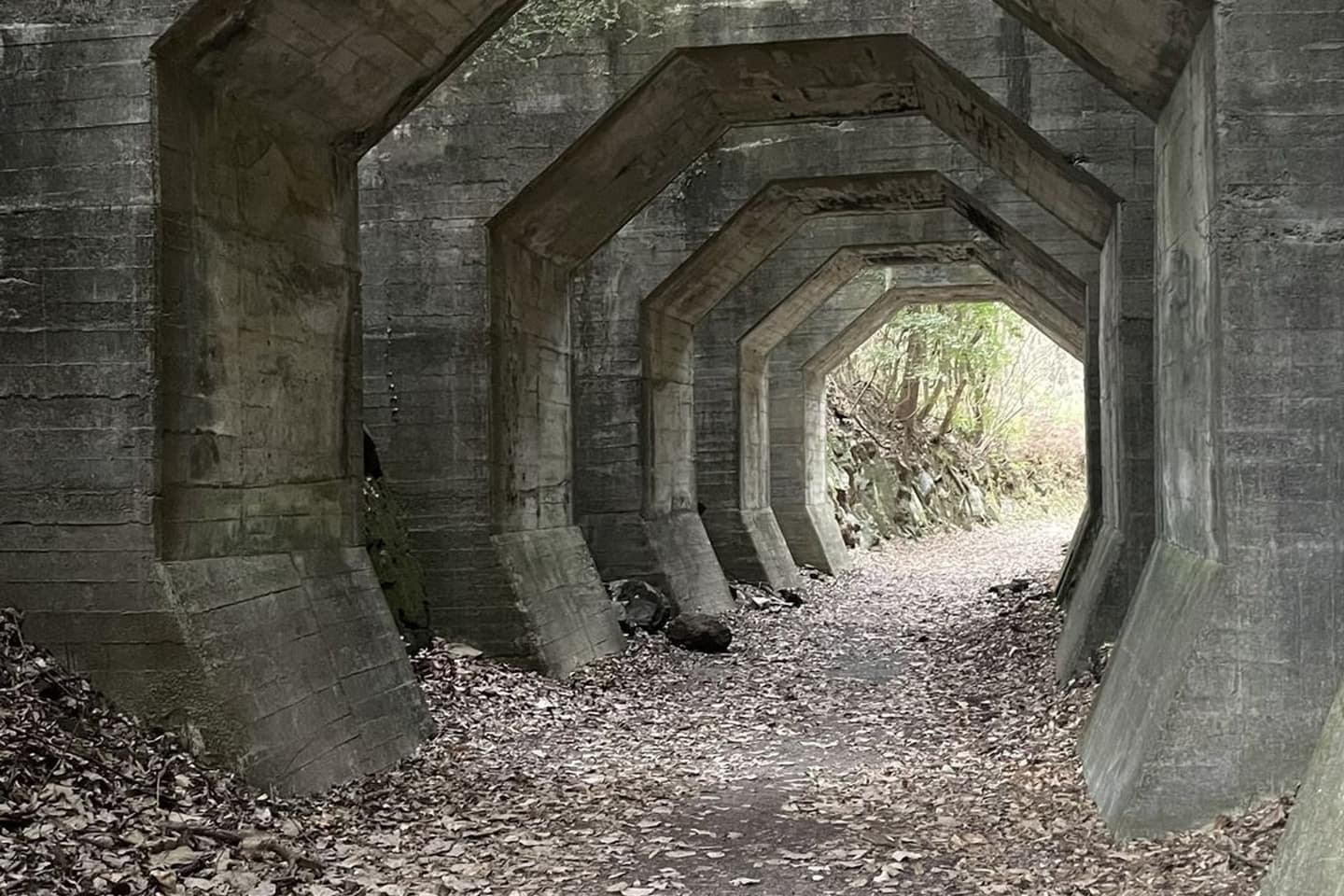 八角トンネル